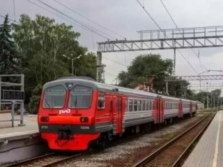 Пожилая женщина погибла под поездом на железнодорожном перегоне Шахтная — Каменоломни