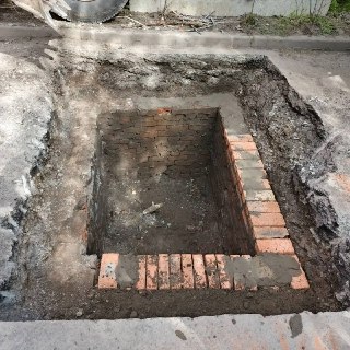 Обновление водопровода в Магнитном: замена и бетонирование