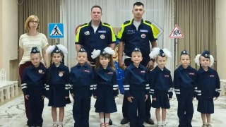 Юные помощники инспекторов движения Батайска: новое поколение знатоков ПДД