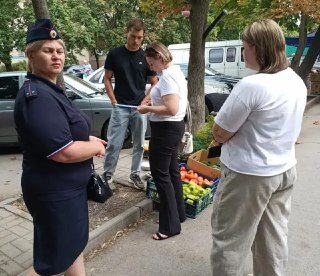 На улице 30 лет Победы выявили нелегальную торговлю — мигрантов не обнаружили